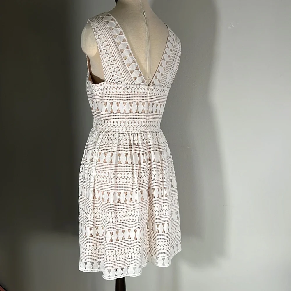 BCBG MAXAZARIA Dress Sz 4 - Picture 5 of 7